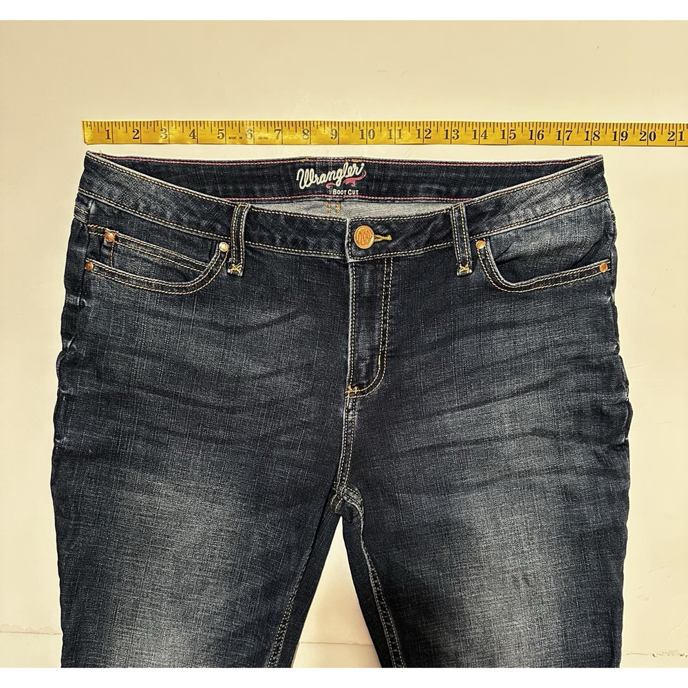 Wrangler Bootcut Jeans Raw Hem Womens 15/16 X 34 Mid-Rise Zip Distressed Denim - Picture 9 of 16